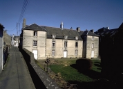 Demeure dite "malouinière" puis école primaire et hôpital des religieuses de la Providence dite fondation Vaujoyeux, rue Hamon Vaujoyeux ; rue Noël Royer (Cancale)