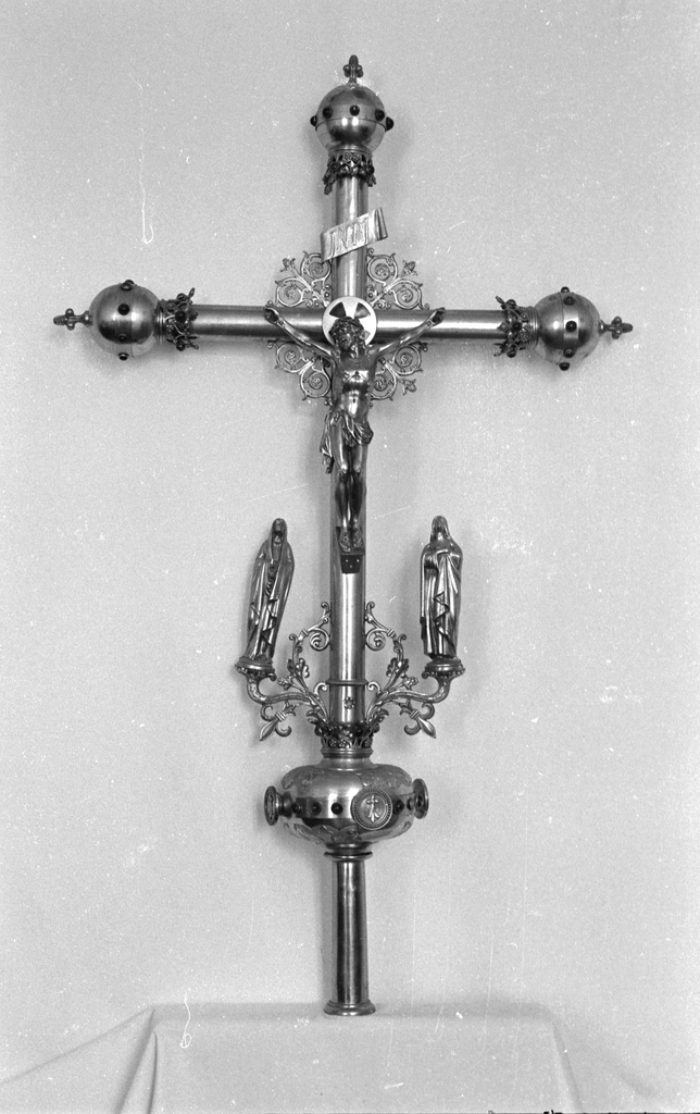 Croix de procession (4), église paroissiale Sainte-Madeleine (Dinéault)