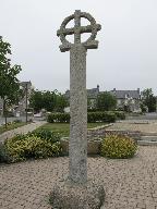 Croix monumentale, le Bourg (Trévron)