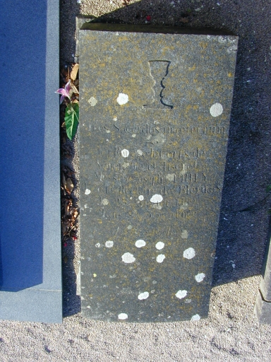 Tombeau de l'abbé Phily, route départementale 794 (Meillac)