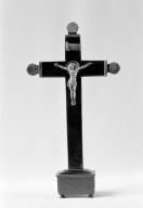 Croix-reliquaire, église paroissiale Saint-Yves (Plouray)