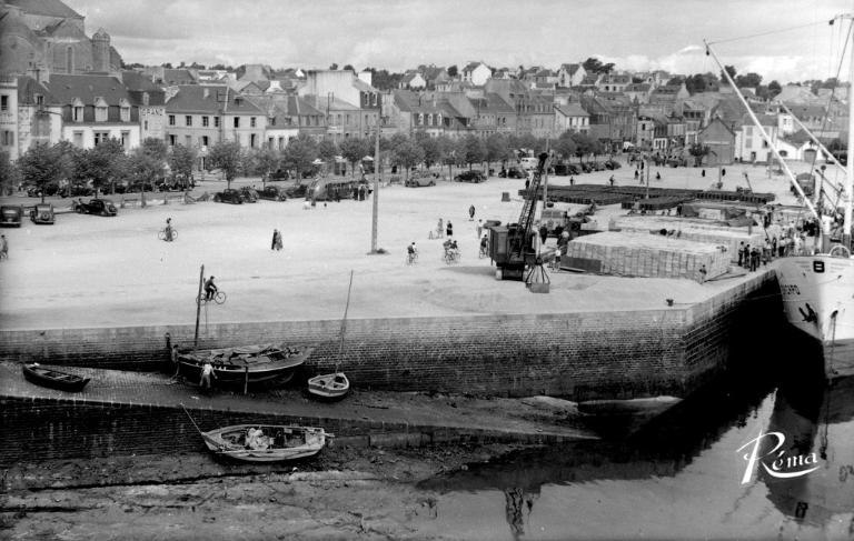 Les quais du port de Concarneau, avant-port et arrière-port (Concarneau)