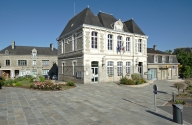 Mairie, place de la Mairie (Saint-Aubin-du-Cormier)