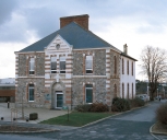 Ancienne école publique de filles, actuellement centre social communal, 9 rue des Ecoles (Liffré)
