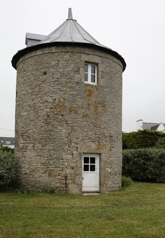 Moulin à vent, rue du Moulin (Plozévet)