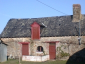 Alignement de plusieurs maisons, la Pinsonnière (Drouges)