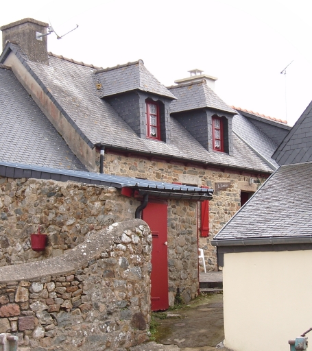 Maison, 9 place de l'Eglise (Kerbors)