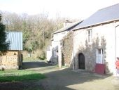 Alignement de maisons, le Paillé (Saint-Pierre-de-Plesguen fusionnée en Mesnil-Roc'h en 2019)