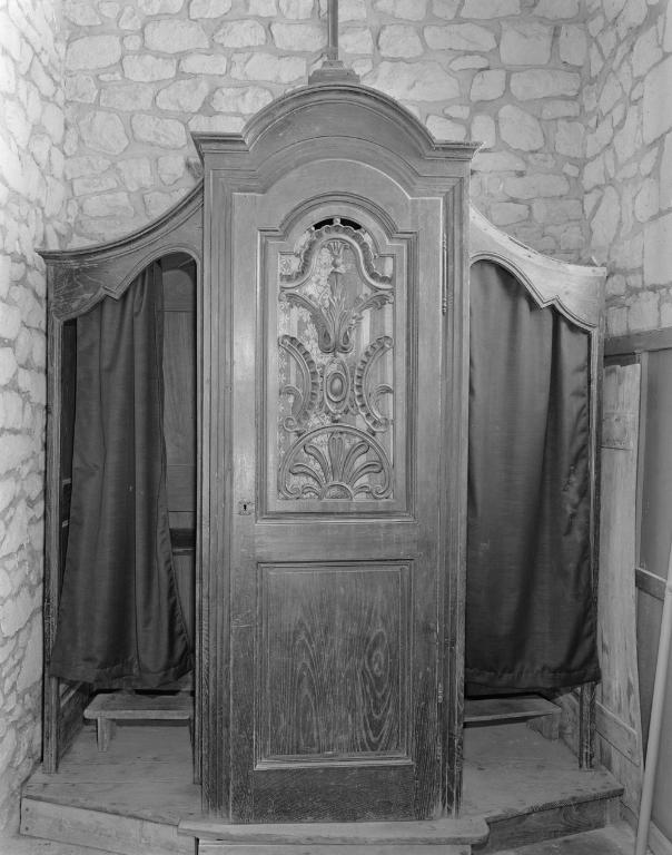 Confessionnaux (2), prieuré Notre-Dame, église paroissiale, mairie (Île-d'Arz)