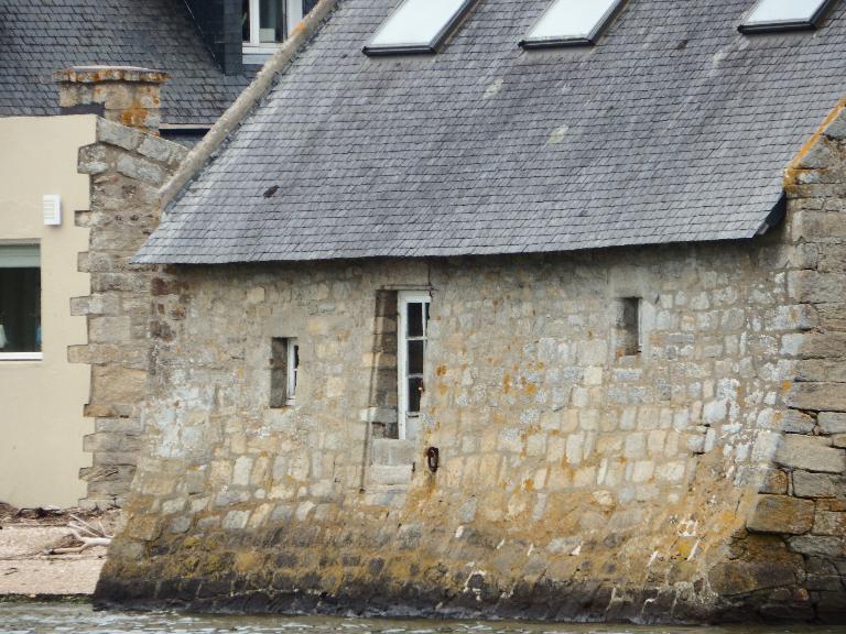 Moulin à marée de Sterbouest, actuellement dépendance de maison (Locmiquélic)