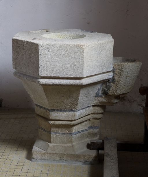 Fonts baptismaux, église Saint-Nicodème (Quily fusionnée en Val d'Oust en 2016)