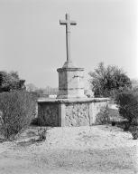 Croix monumentale, au sud de Bénance (Sarzeau)