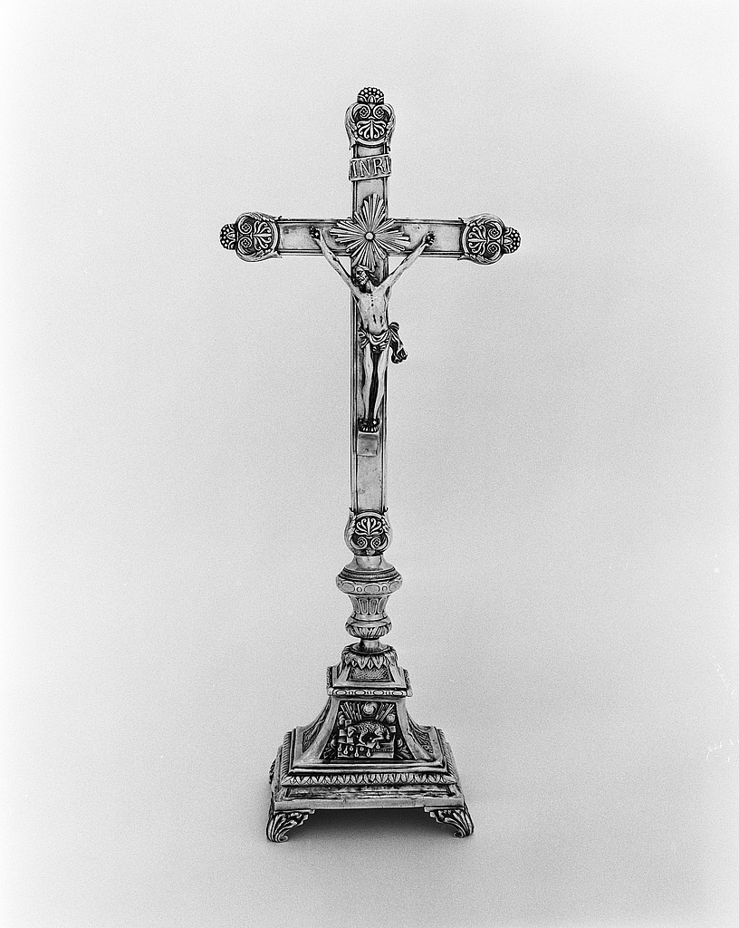 Croix d'autel, église paroissiale Notre-Dame-de-Croas-Batz (Roscoff)