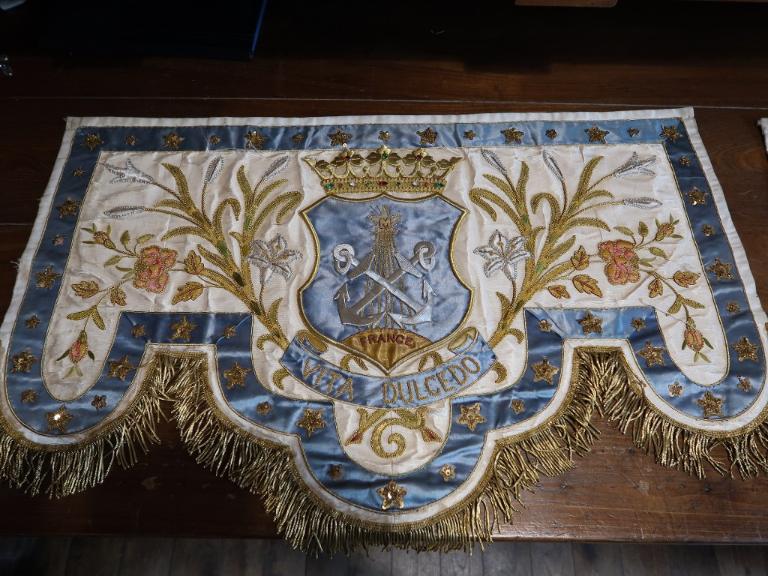 Ensemble de quatre éléments de draperie de brancard de procession, basilique Notre-Dame-d'Espérance (Saint-Brieuc)