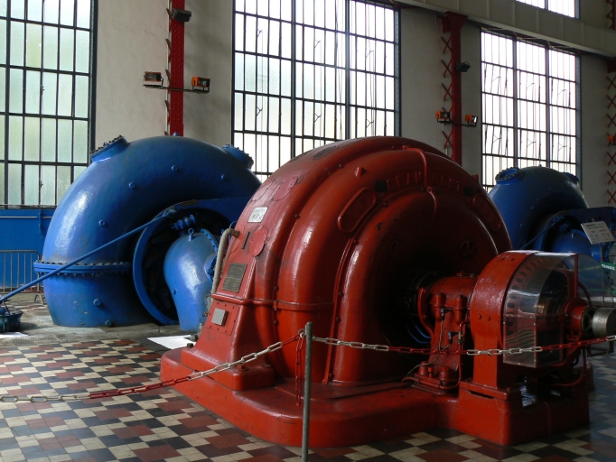 Turbines hydrauliques (3), alternateurs triphasés (3) (Mûr-de-Bretagne fusionnée en Guerlédan en 2017)