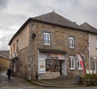 Maisons, 12-14 place André Ferré (Tinténiac)