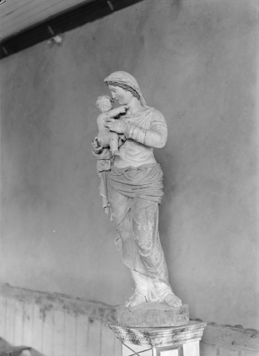 Statue : Vierge à l'Enfant, chapelle Notre-Dame de Bon Secours (Kergloff)