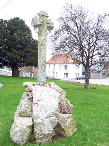 Croix monumentale (Comblessac)