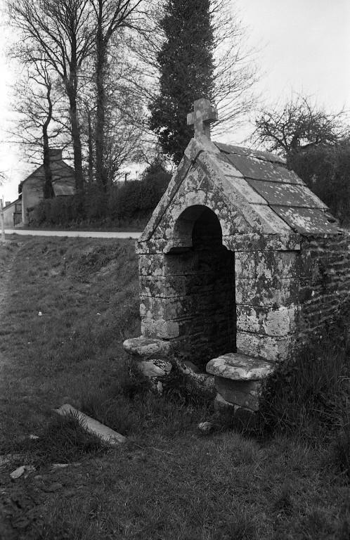 Fontaine de dévotion Saint-Eloi, Réhello (Les Forges fusionnée en Forges de Lanouée en 2019)