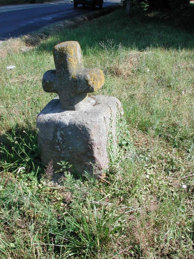 Croix de chemin, la Croix au Chesnot (Combourg)