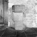 Bénitier (de milieu) (2), église paroissiale Saint-Mahouarn (Plomodiern)