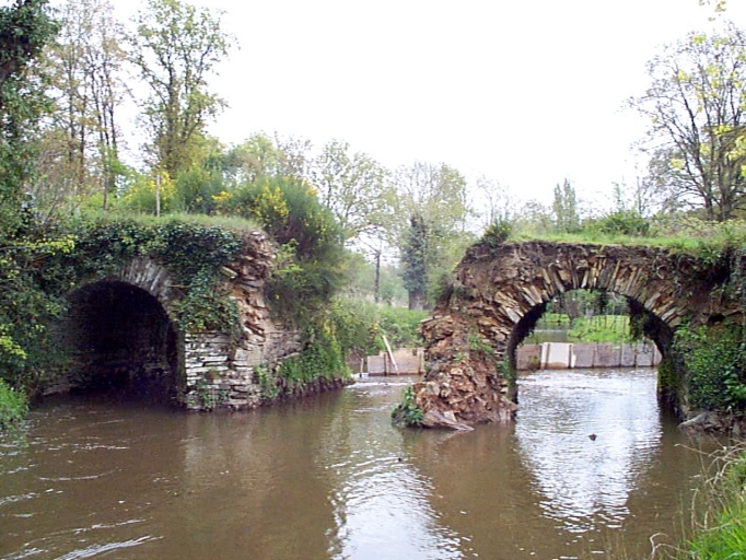 Pont, la Perche (Les Brûlais)