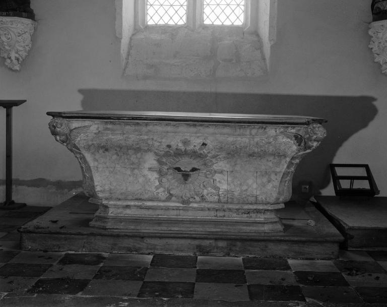 Autel (autel tombeau, maître-autel) (1), chapelle Saint-Laurent (Séné)