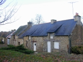 Alignement de quatre maisons, le Bois Ruard (Pipriac)