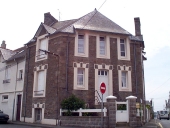 Maison, 27 rue Duguesclin ; 1 rue du Général Fauchon (Cancale)