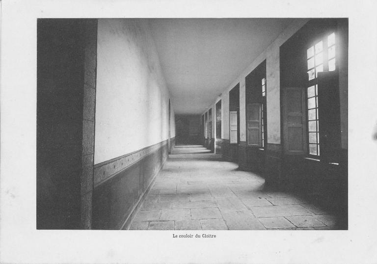Couvent des Paulines puis des Ursulines, actuellement lycée Joseph Savina, rue Gambetta (Tréguier)