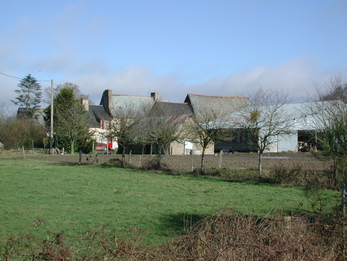 Manoir, actuellement ferme, Marpalu (Etrelles)