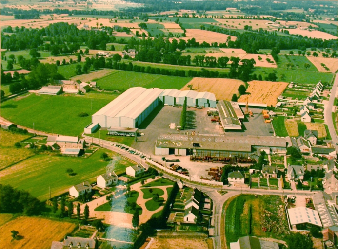 Usine de construction mécanique Lucas, actuellement Sodimac, 27 rue du 19 mars 1962 (Saint-Pôtan)