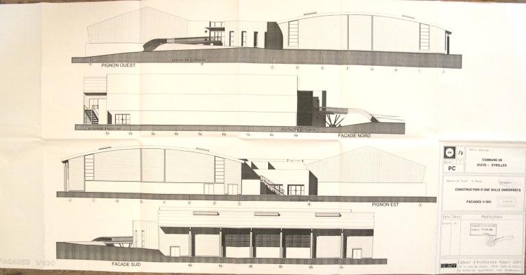 Complexe sportif, place du chanoine Delalande (Etrelles)