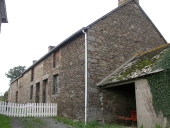 Alignement de maisons, la Vigne (Saint-Père-Marc-en-Poulet)