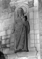 Statue (grandeur nature) : sainte Françoise, chapelle Notre-Dame-de-Kergoat (Quéménéven)