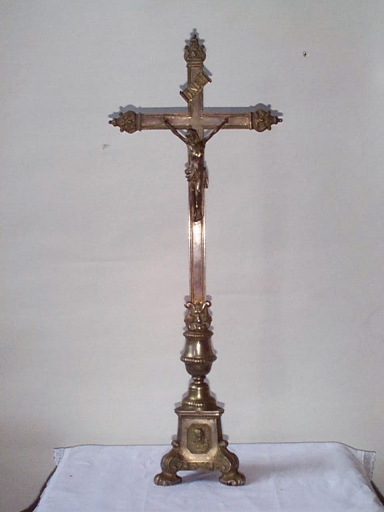 Garniture d'autel (croix d'autel, 4 chandeliers d'autel) (Campel fusionnée en Val d'Anast en 2017)