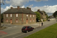 Maison, 9 Rue des Quatre frères Trotoux, 10 Rue du Chemin Horain (Hédé fusionnée avec Bazouges-sous-Hédé pour former la commune de Hédé-Bazouges en 2009)