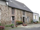 Alignement de deux fermes, les Chênes (Saint-Père-Marc-en-Poulet)