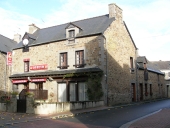 Maison, 14-12A place de l'Eglise (Miniac-Morvan)