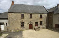 Manoir puis maison dite la Grande Maison ou la Grande Cour, 3 rue des Dames (Tinténiac)