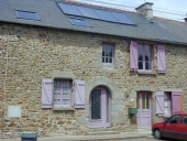 Alignement d'une maison et de deux fermes, 11, 13, 15 et 17 rue des Ecoles (Feins)