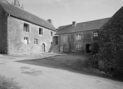 Maison, bourg (Poullaouen)