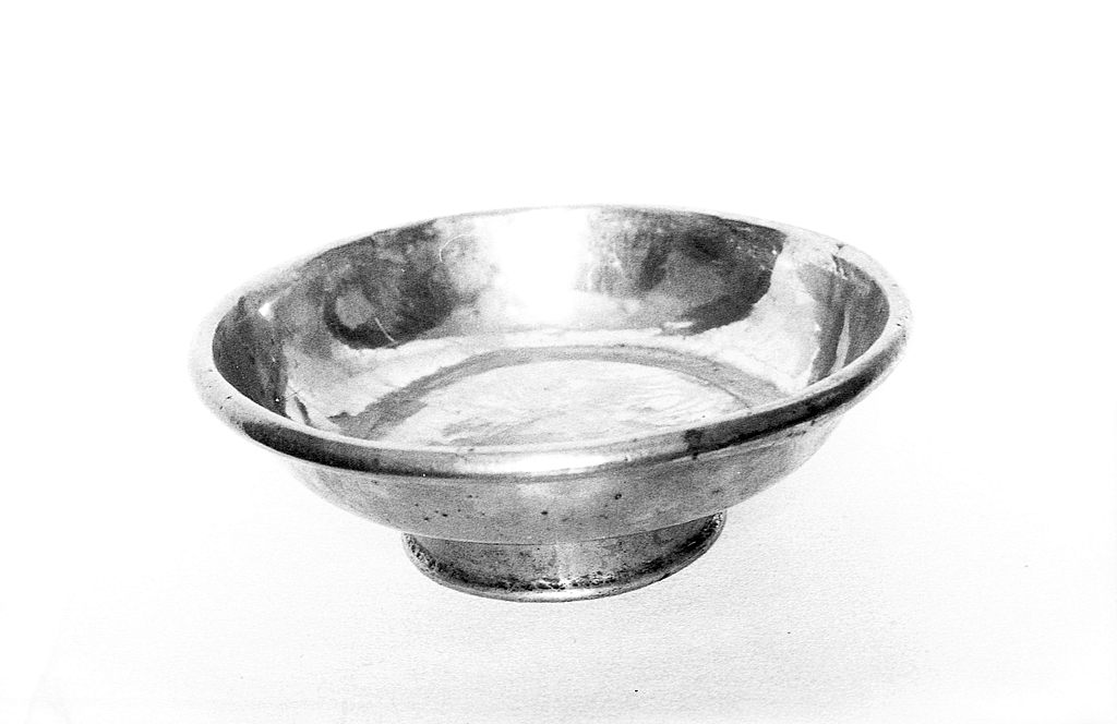 Vase de quête (coupe de quête), église paroissiale Notre-Dame (Le Quiou)