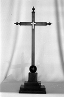 Croix-reliquaire, église paroissiale Saint Michel (Monteneuf)