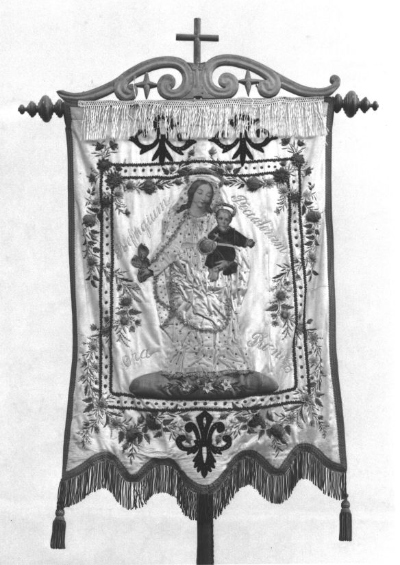 Bannière de procession 1 :  Vierge à l'Enfant, église Saint-Bertin (Guillac)