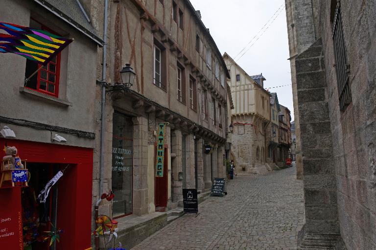 Rue Saint-Guénael, anciennement rue du Four du Duc, puis de la Paix (Vannes)