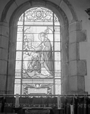 Verrière : saint Cornély bénissant les bestiaux, verrière historiée, église paroissiale Saint-Cornély (Gourlizon)