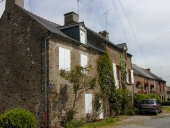 Alignement de maisons, 1 à 17 cour du Beau soleil (La Richardais)