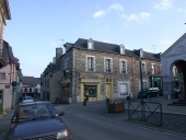 Immeuble, rue du Porche ; 10 rue de la Trinité (Châteaugiron)