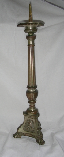 Série 1 de 4 chandeliers d'autel